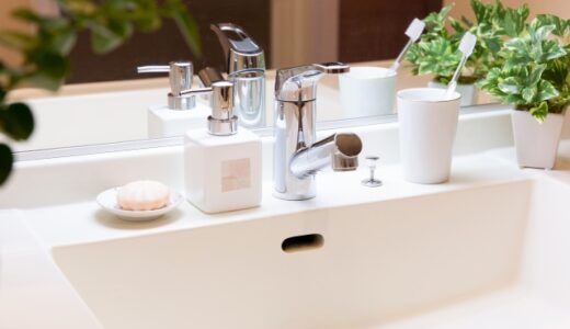 千葉市で洗面台の水漏れにお困りの方向けの総合ガイド。蛇口・洗面台下・排水トラップ・給水管・止水栓など水漏れ箇所別の原因と対処法、費用相場、業者に相談すべき目安まで、症状別記事へのリンク付きでまとめて解説します